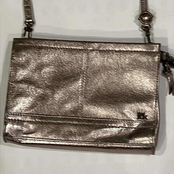 The Sak Silver Metallic Crossbody Bag Adjustable Strap Inside Outside Pockets - Picture 3 of 10